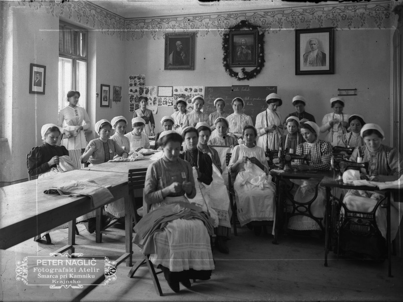 Gospodinjski tečaj od 3. junija do 31. julija 1912 v Domžalah - Naglic RA 178