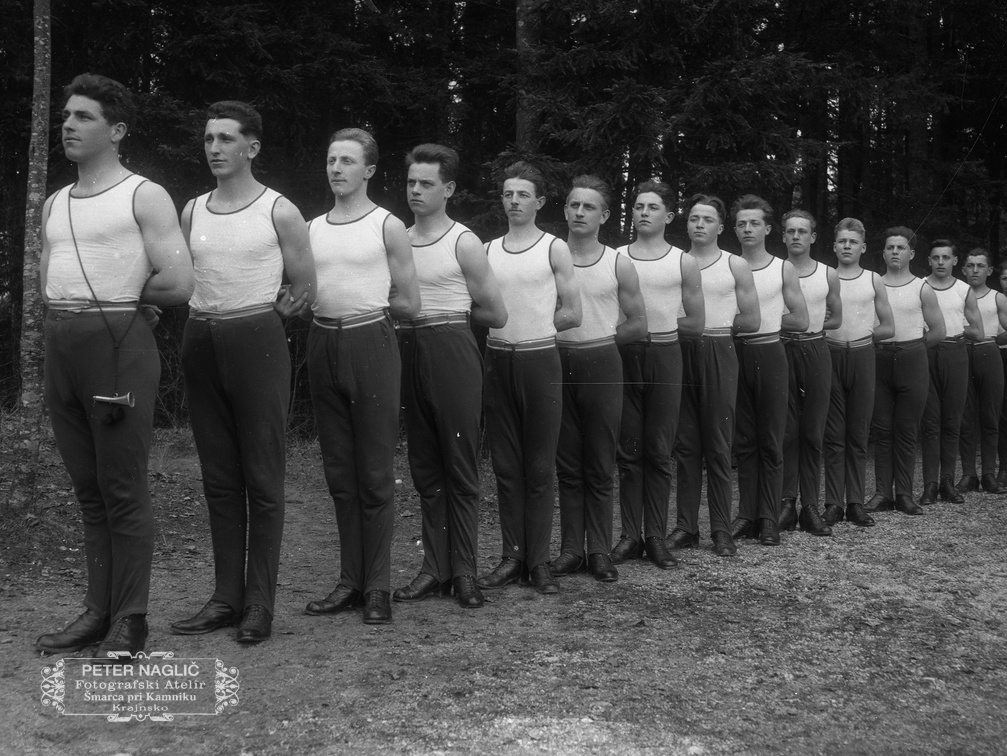 Homški Orli v telovadni opremi - Naglic RA 274