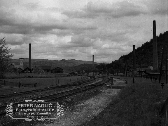 Litija, industrija; levo predilnica, desno Šmelc; pogled od "direktorjeve vile" - F 1933 2 10 010
