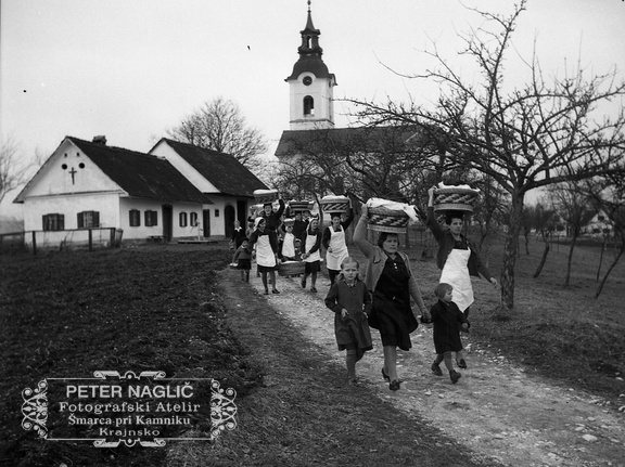 Od blagoslova jedi na Veliko soboto, Šmarca leta 1940 - F 1940 1 4 005