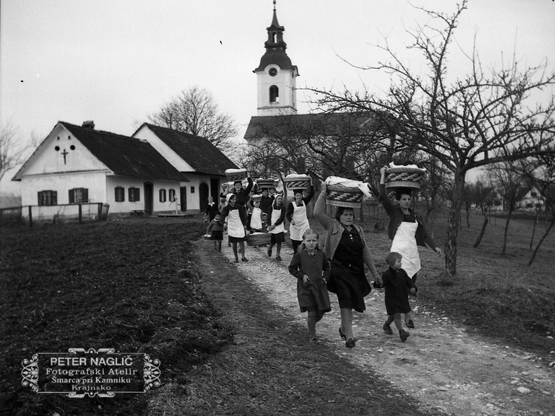 Od blagoslova jedi na Veliko soboto, Šmarca leta 1940 - F 1940 1 4 005