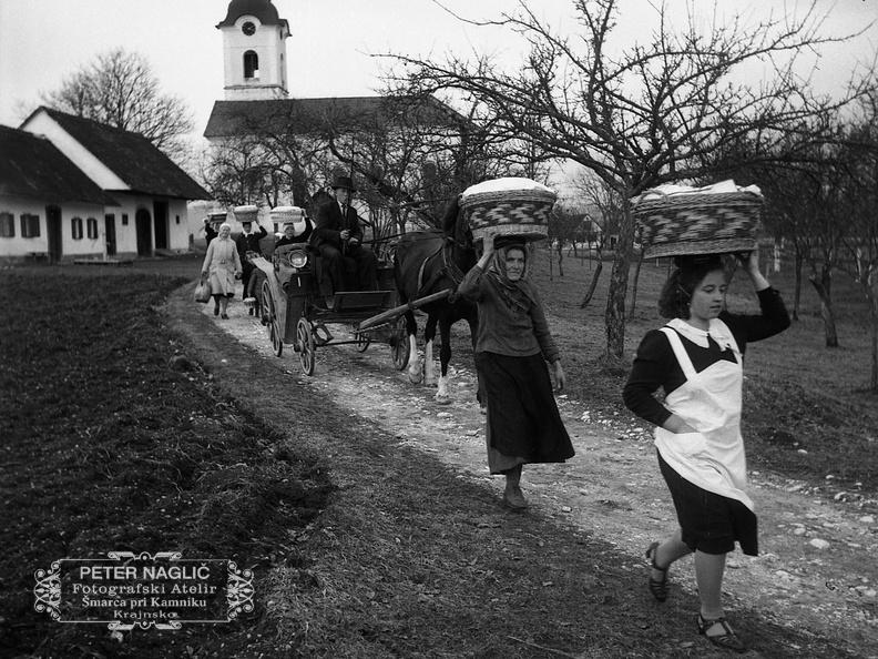Od blagoslova jedi na Veliko soboto, Šmarca leta 1940 - F 1940 1 4 009