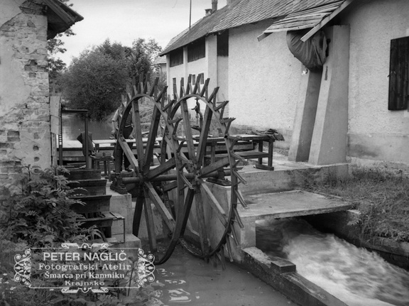 Gradnja velikega vodnega kolesa pri Nagličevih leta 1940 -F 1940 1 6 001
