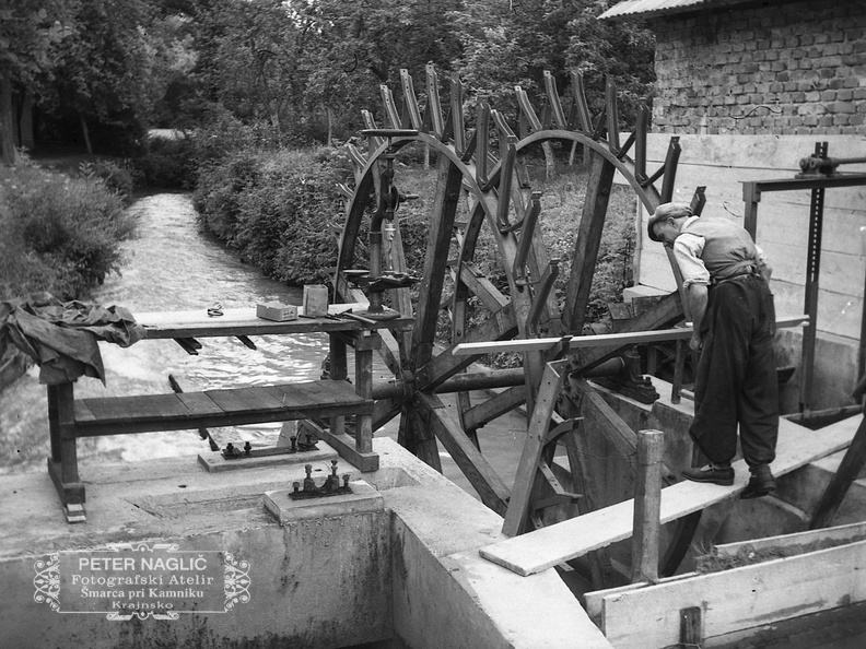 Gradnja velikega vodnega kolesa pri Nagličevih leta 1940 - F 1940 1 6 002