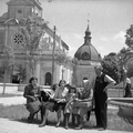 Nagličeva družina na Brezjah ob 20 letnici poroke, 26. maja 1940 - F 1940 1 8 011