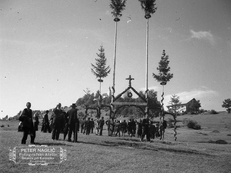 Slavolok za čas mirovne pobožnosti na Kureščku leta 1940 - F 1940 1 12 002