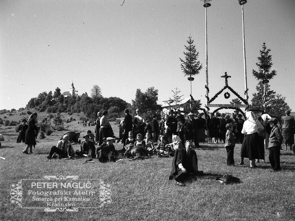 Slavolok za čas mirovne pobožnosti na Kureščku leta 1940 - F 1940 1 12 003