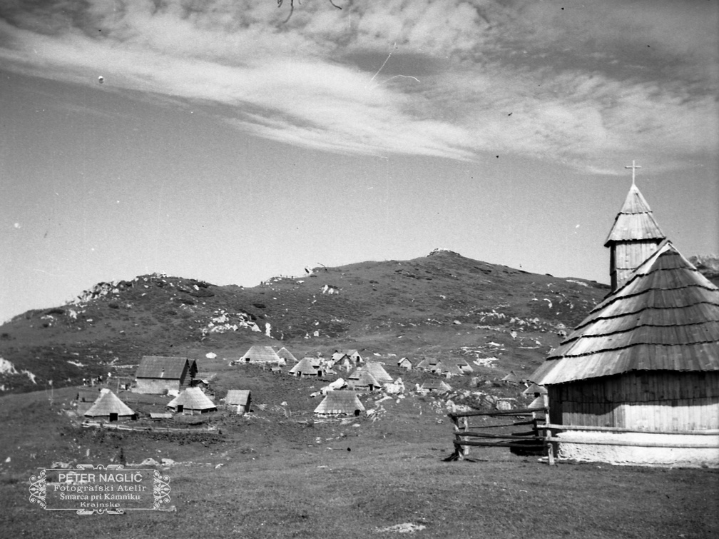 Kapela Marije Snežne na Veliki Planini leta 1940 - F 1940 1 19 012
