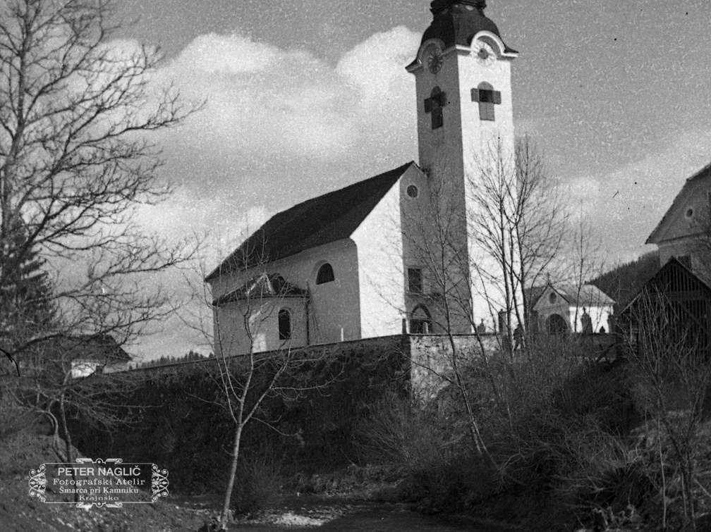 Stara struga Nevljice tik pod cerkvijo - F 1938 1 1 003
