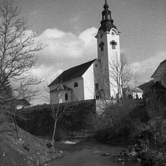 Stara struga Nevljice tik pod cerkvijo - F 1938 1 1 003