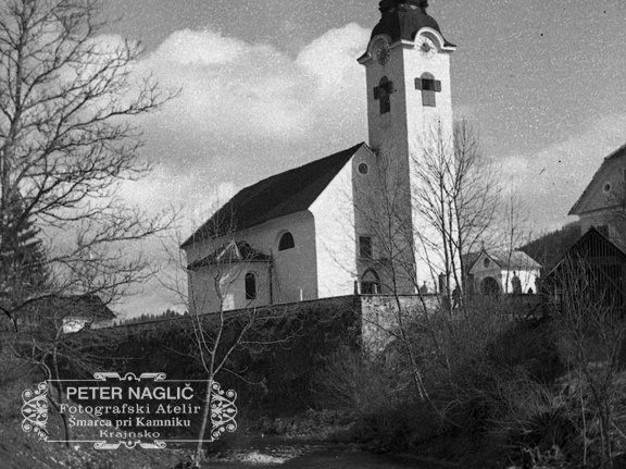 Stara struga Nevljice tik pod cerkvijo - F 1938 1 1 003