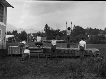 Skupina Orlov pri vajah v Komendi - Naglic 1262