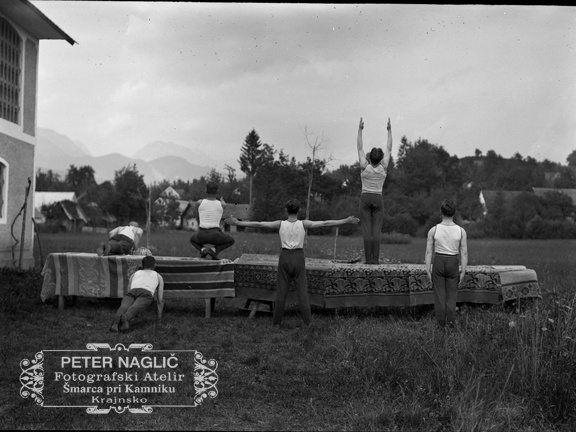 Skupina Orlov pri vajah v Komendi - Naglic 1262