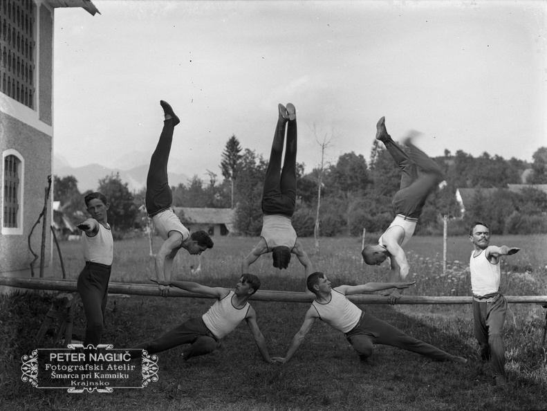 Skupina Orlov pri vajah v Komendi - Naglic 1263