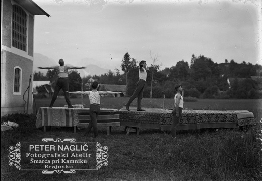 Skupina Orlov pri vajah v Komendi - Naglic 1265