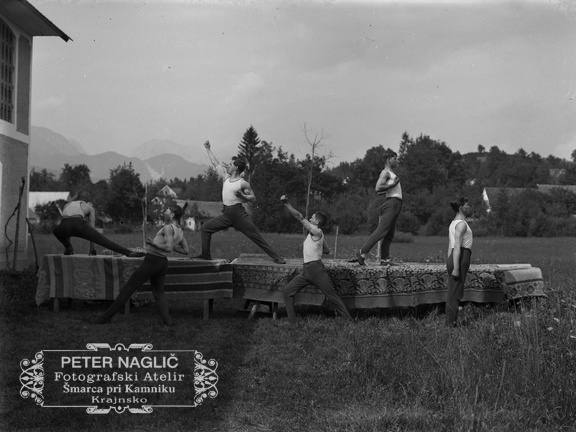 Skupina Orlov pri vajah v Komendi - Naglic 1266