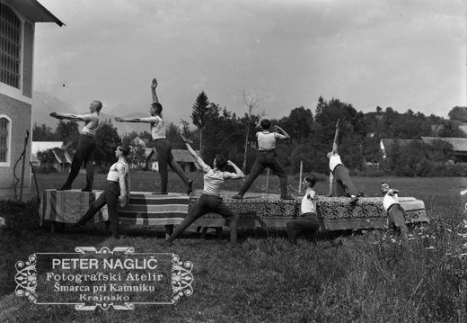 Skupina Orlov pri vajah v Komendi - Naglic 1267