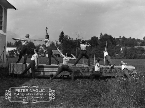 Skupina Orlov pri vajah v Komendi - Naglic 1267