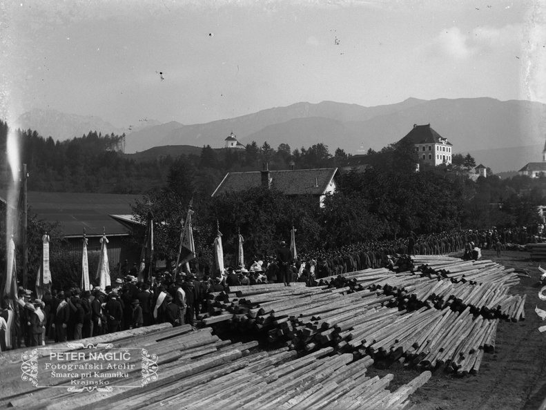 Prihod orlov na kolodvor v Kamniku - Naglic 1282