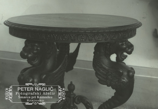 Miza, ki so jo izrezljali italijanski ujetniki - 82  1153