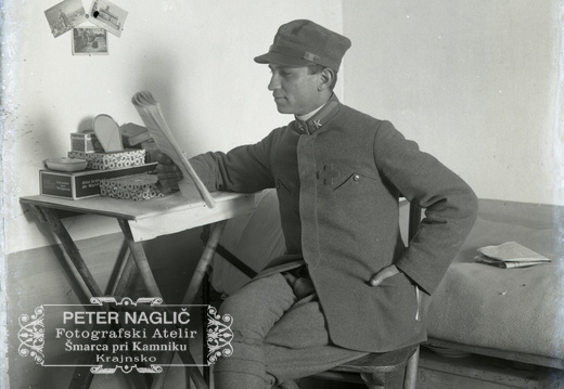 Italijanski duhovnik v obleki vojaka - 82  1161