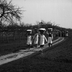 Velikonočni blagoslov jedi v Šmarci leta 1933 - F 1933 2 4 012