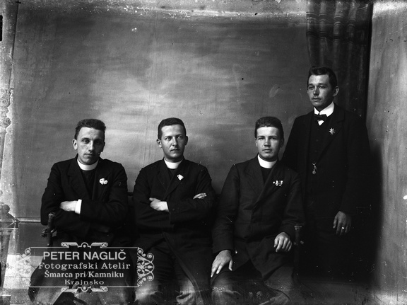 Karel Naglič in skupina sošolcev - Naglic1117