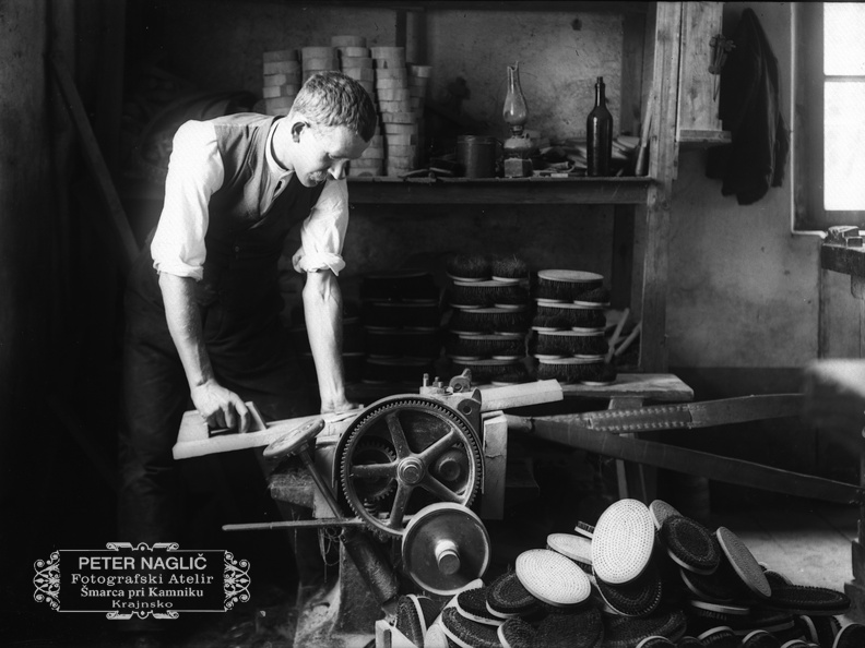 Peter Naglič striže konjske krtače - Naglic1121