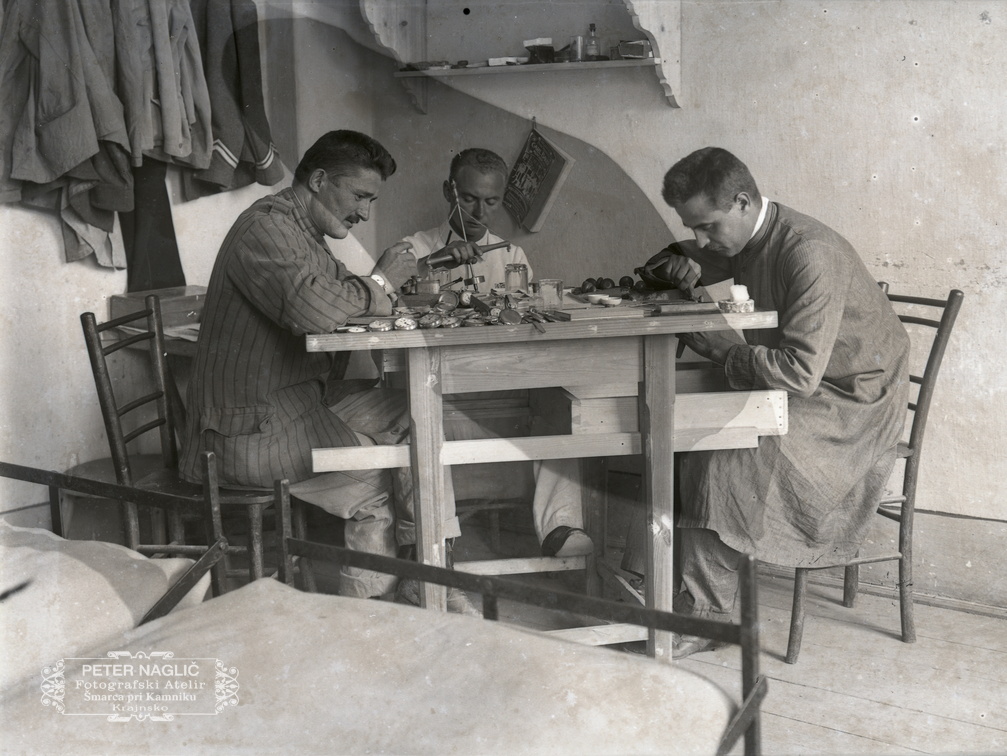 Italijanski ujetniki kot urarji - 73  1025