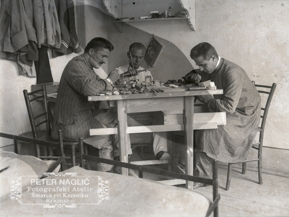 Italijanski ujetniki kot urarji - 73  1025