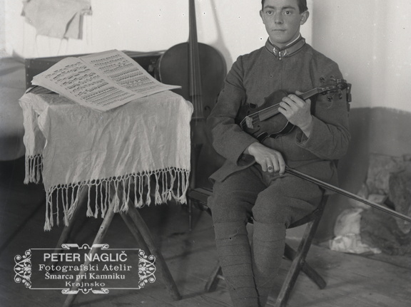 Italijanski ujetnik kot muzikant - 73  1032