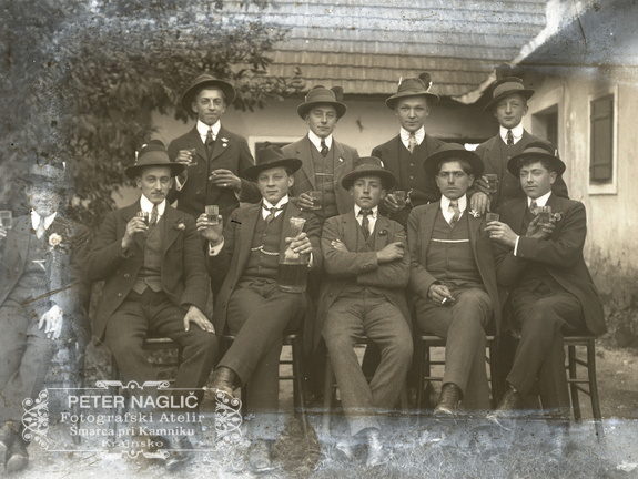 Fantje iz Mengša 1914, poleg Rudolf Mrak - 71  1002