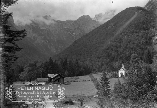 Bistriška koča s kapelico ob izviru Kamniške Bistrice - naglic876