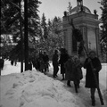Otroci z butaricami na cvetno nedeljo leta 1932 - F 1932 5 15 002