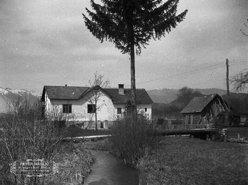 Brv pri mali hidroelektrarni Šraj v Radomljah, 1932 - F 1932 5 8 014