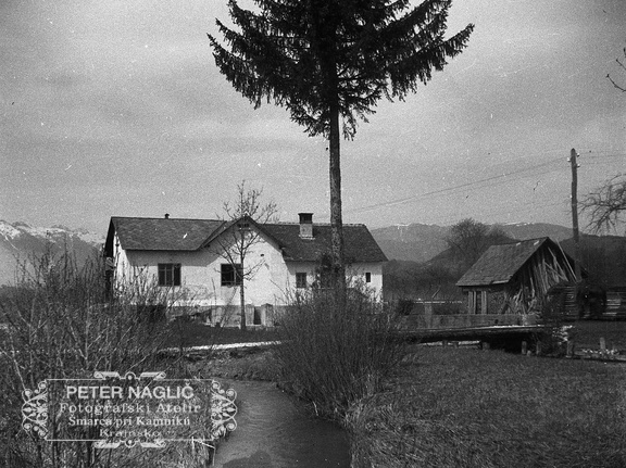 Brv pri mali hidroelektrarni Šraj v Radomljah, 1932 - F 1932 5 8 014