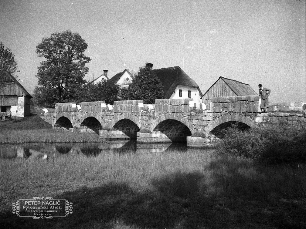 Velike Lašče, kamniti most, 1933 - F 1933 3 9 007