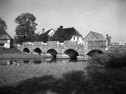 Velike Lašče, kamniti most, 1933 - F 1933 3 9 007